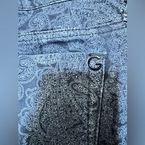 Guess super skinny jeans. Size 28. Paisley print. EUC